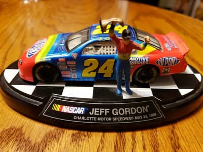 1998 Winner's Circle Victory Celebration NASCAR #24 diecast Scale 1:43