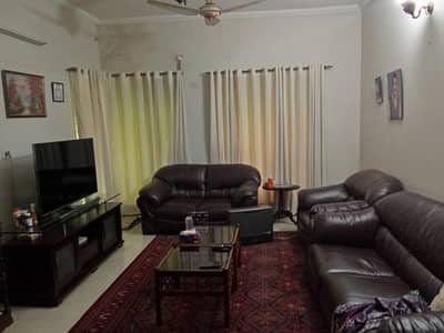 10 Marla 4 Bedrooms House For Sale.