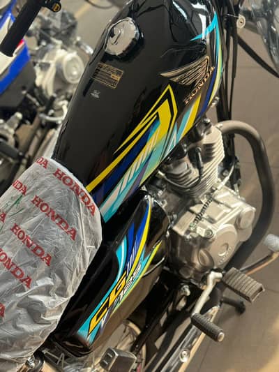 zero meter 125 black colour 2026