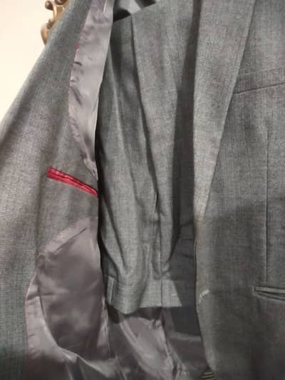 2 piece pant coat only 1 time use neat and clean like new