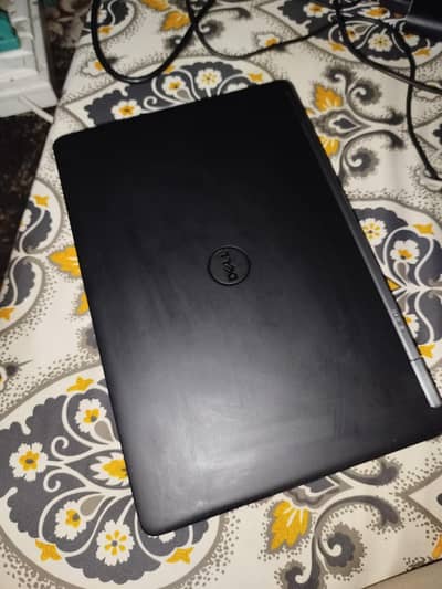 DELL latitude E7250 | 8GB RAM | 128GB SSD | Smooth and fast for office