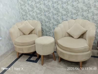 Modern sofa set for sale with table