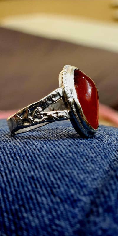 natural Aqeeq with chandi ring