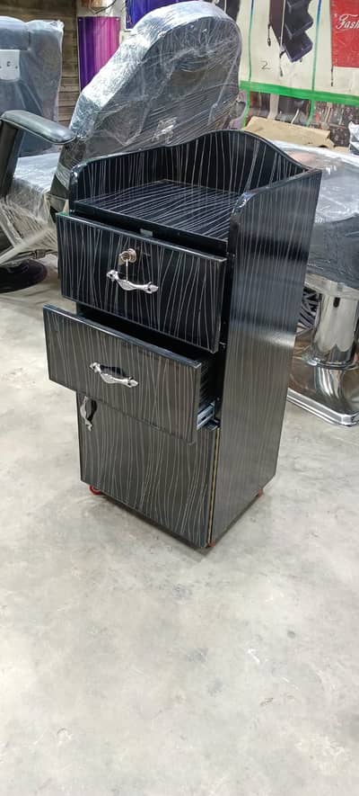 Saloon Chair / whole sale price / chair /trolly/Barber Chair/ pedicur