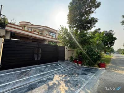 1 Kanal House For Sale In DHA Phase 8 demand 7 corore