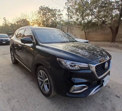 MG HS Trophy 2023 Top of the line