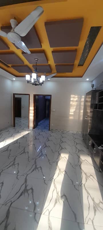 8 Marla 1st Floor For Rent in Military Account College Road Lahore Bijli Pani Available BRAND NEW PORTION