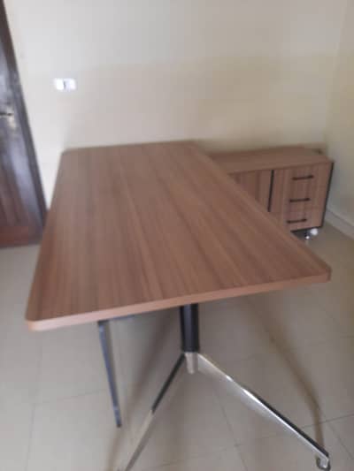 Executive Table / Office Table