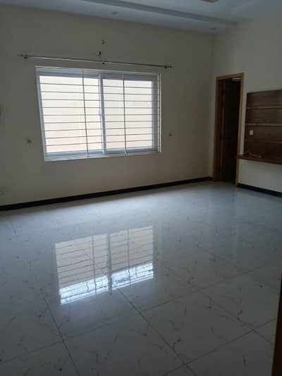 Lower Portion In I-8/2 For rent