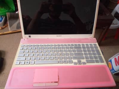 Sony VAIO PCG-71611W Laptop – Not Powering ON – For Parts / Repair