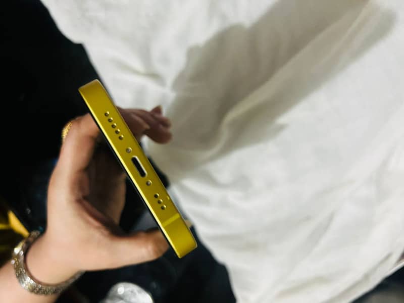 iPhone 14 6