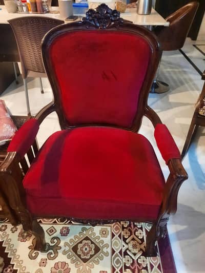 3 seater sofa abd 2 chairs