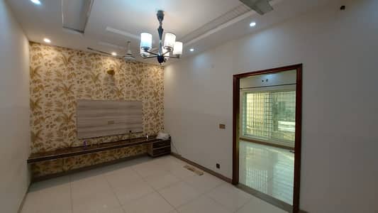 ONE KANAL SINGLE STOREY HOUSE ALSO FOR OFFICE AVAILABLE FOR RENT IN WAPDA TOWN ALSO AVAILABLE OFFICE OPTIONS