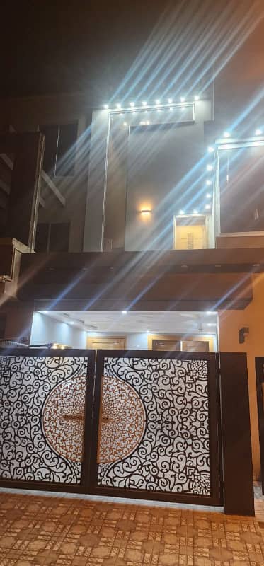7.5 Marla Furnished Corner House For Sale in Bahria Town Lahore Sector D