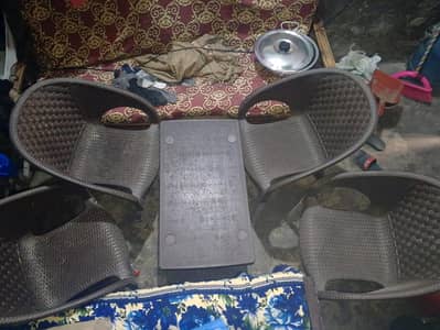 table seet for sale 4 chairs