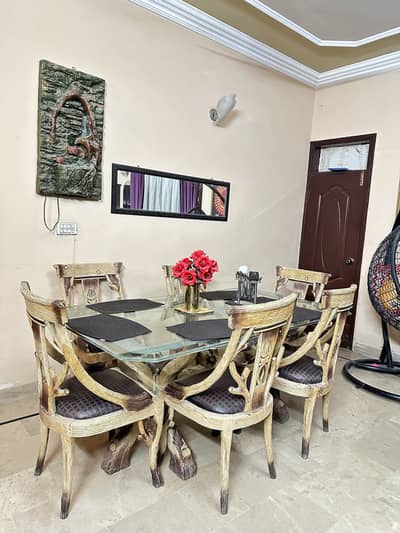 Dining Table with 6 chairs