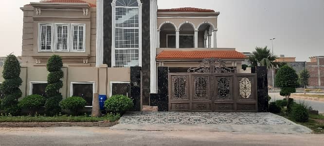 Corner 24 Marla House For sale In The Perfect Location Of Citi Housing Scheme