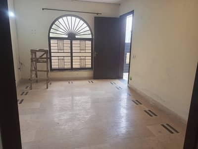 Beautiful 8 Marla House For Rent