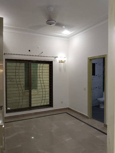 Beautiful Luxurious 10 Marla House For Rent