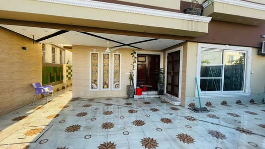 Gas Beautiful 10 Marla House For Sale