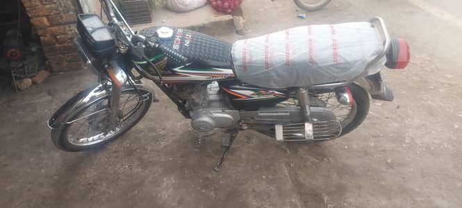 honda 16 model lush condition for sale, mianwali number 880.