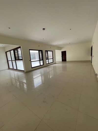 1000 Sqyard Bungalow For Sale