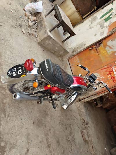 honda 185cc car mehran ka sath be ho sakti hn or cash be