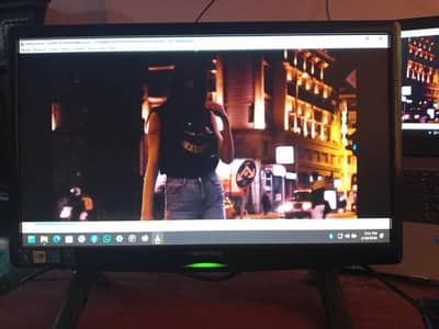 Computer Led Excellent  Condition 20 inch