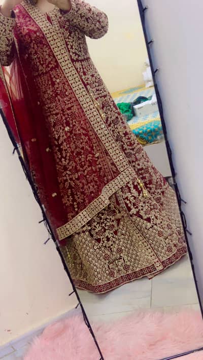 Bridal dress hy Dubai ka  hy 1 time used hy