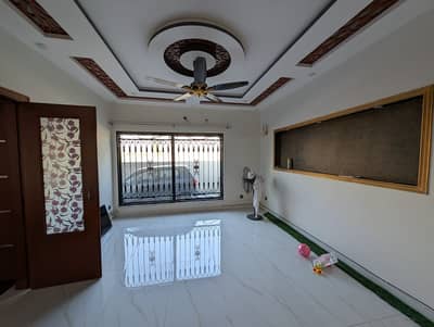 Beautiful Ground Portion Available For Rent