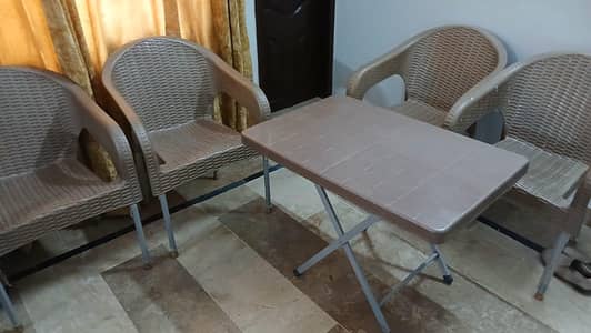 4 chairs 1 table new condition