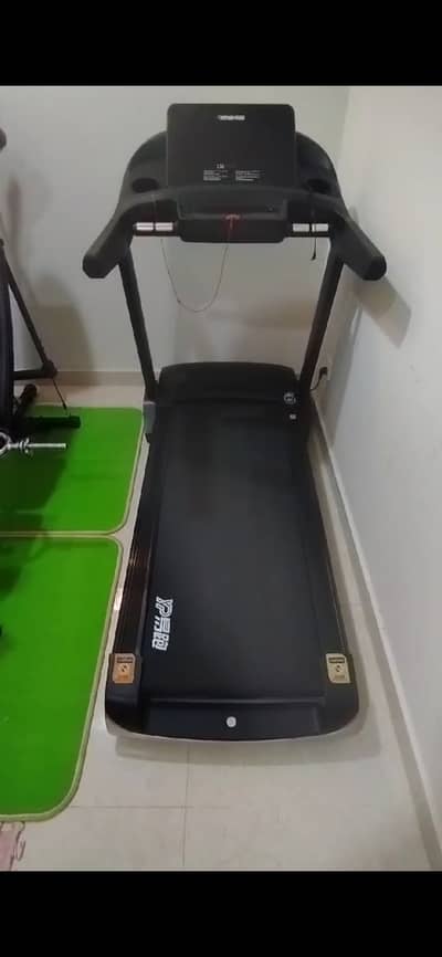 Imported traidmill new hardly used. touch system hznd jplift