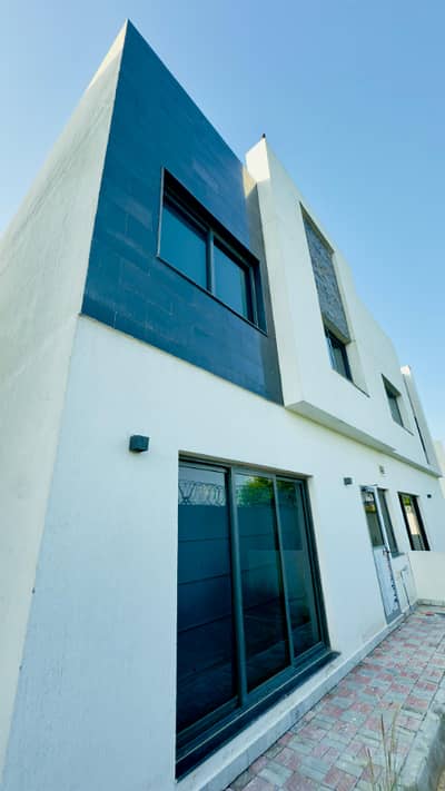 1 Kanal House In Eighteen Is Available