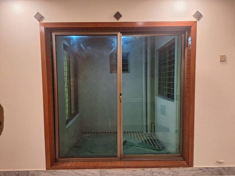 carpenter available 3
