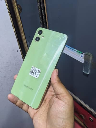 samsung a05 6/128 with box