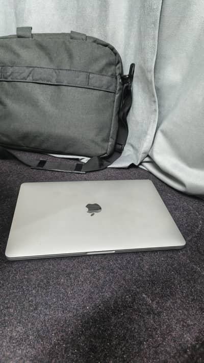 MacBook Pro 2017 Core i7 Touch Bar-Touch I'd 1TB