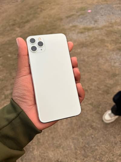 iPhone 11 pro max Sim Tim available 4 months