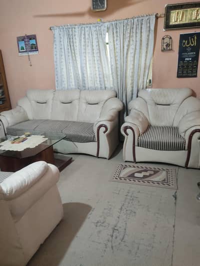 7 Seater Sofa set. .