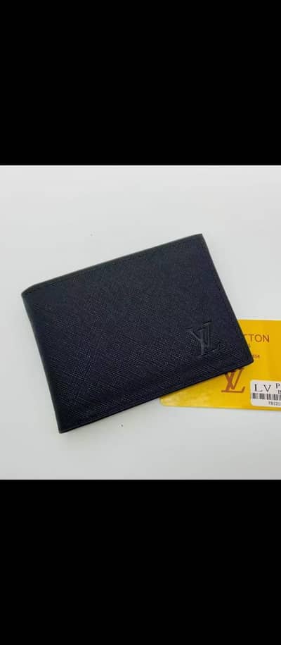 LV & Gucci original Brend wallet and clutches bag and travelling bag