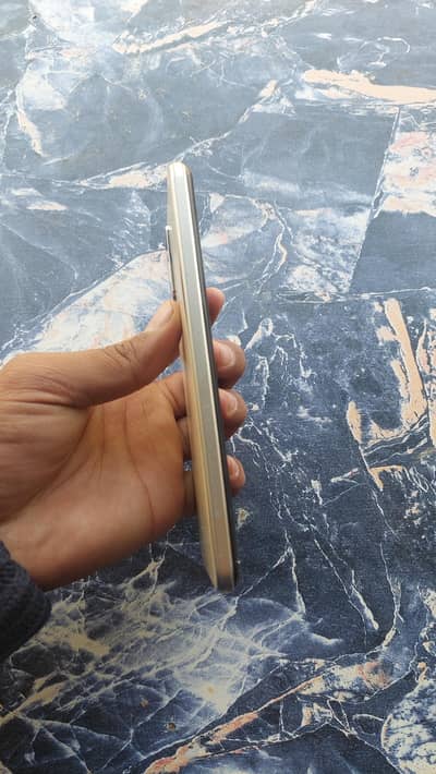 Only serious buyer contact with me