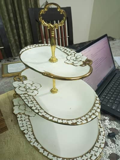 A 3 tier decoration piece