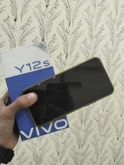 Vivo y12s with box