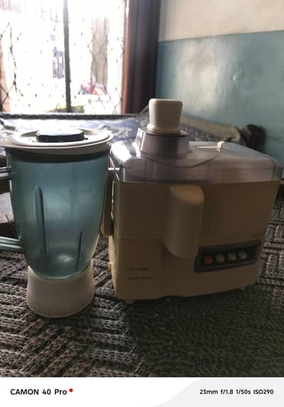 1 Jouicer or 1 Owen Super Asia