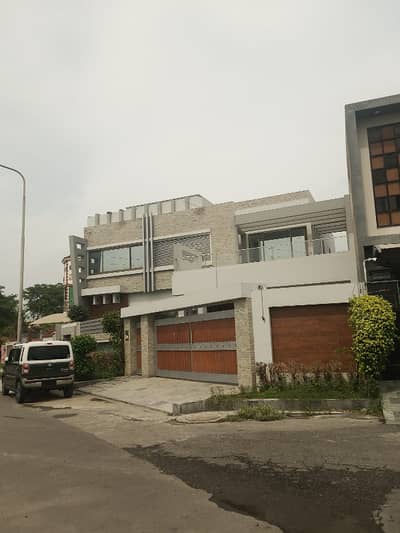 1 Kanal Portion Available For RENT In DC Colony Gujranwala