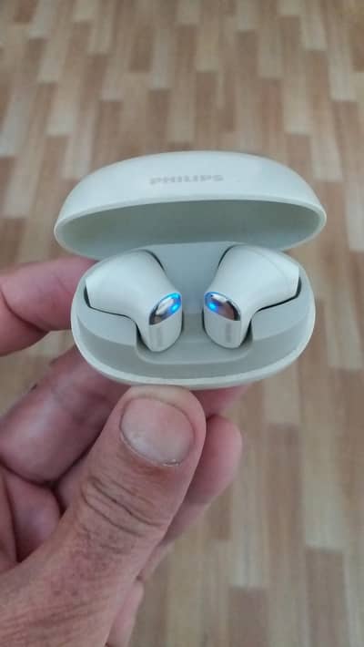 philips earbuds like bose sony  jbl seenhiser