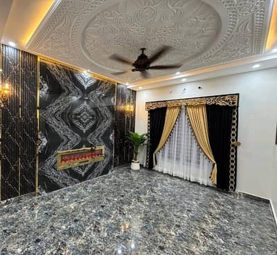 Prime Location 10 Marla House In Wapda Town Is Available