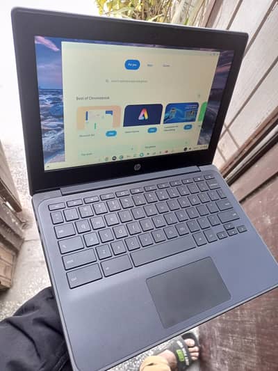 HP 11 G8 Chromebook 4GB RAM 32GB SSD 11" Display + Charger
