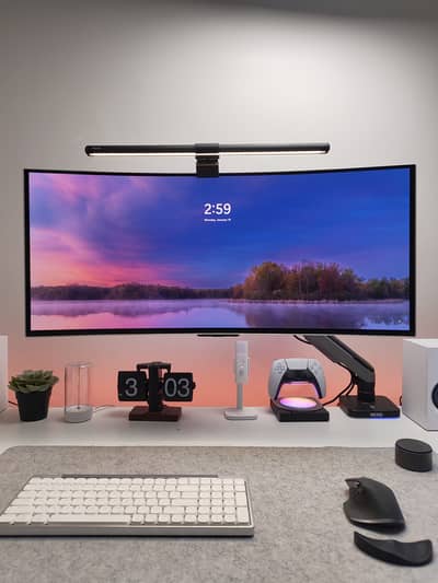 Samsung Odyssey G8 OLED – 32″ (2K) | Excellent Condition