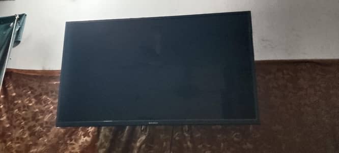 2 Month Used 39 inch LCD  Discount Ho Jaye Ga