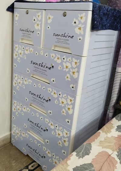 kids wardrobe. drawer